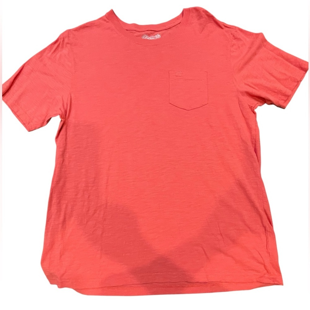 🌴☀️Southern Tide Coral Pocket Tee - New Condition. Gorgeous color!